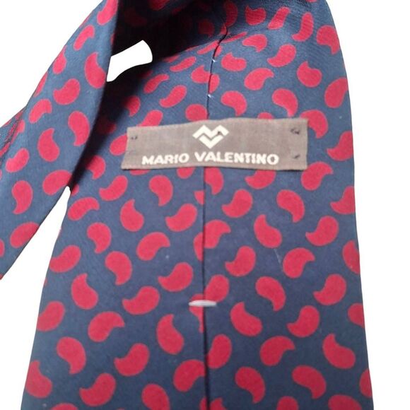 Mario Valentino 100% Silk Italian Designer Necktie – Red & Navy Modern Print - Picture 3 of 6